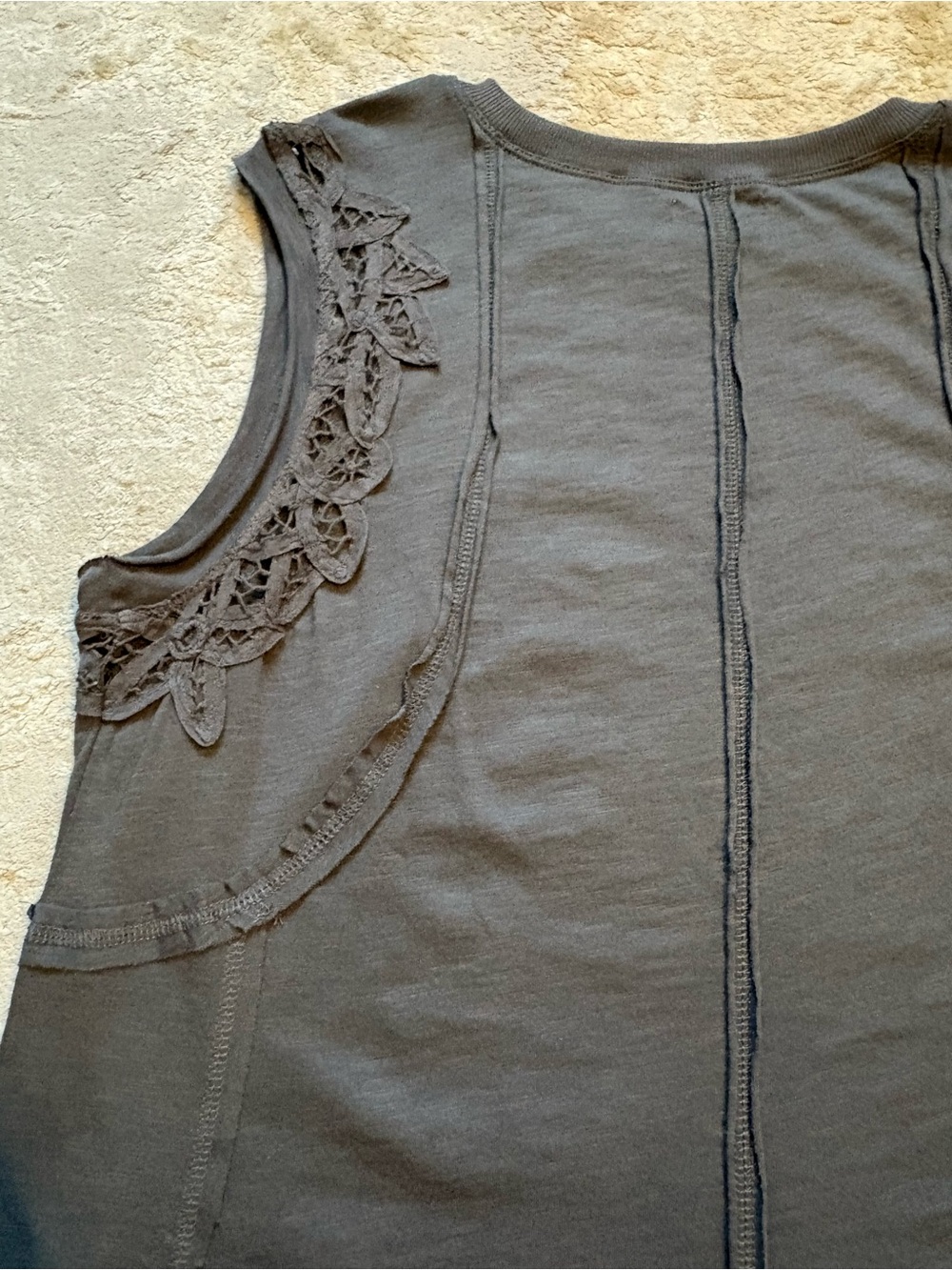 Maurices Sleeveless Grey Raw Edge Top With Crochet Lace Details Size Xlarge - Picture 8 of 11